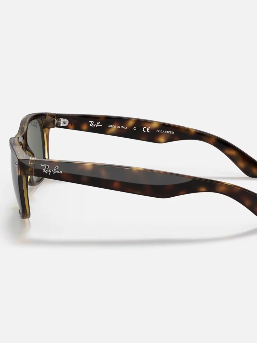 Ray-Ban New Wayfarer Classic polarized sunglasses (RB2132)
